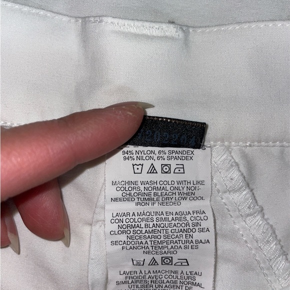 Oakley, White Pro-Shorts, Size 36 - Picture 4 of 5